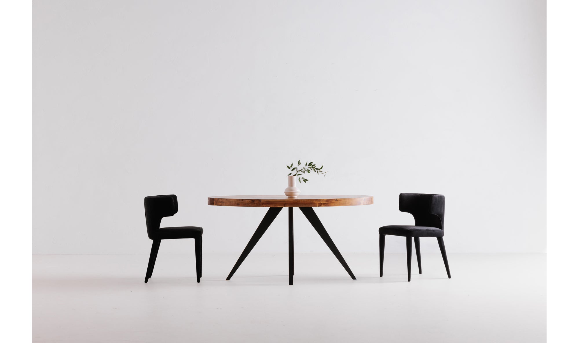 Pier Dining Table Amber