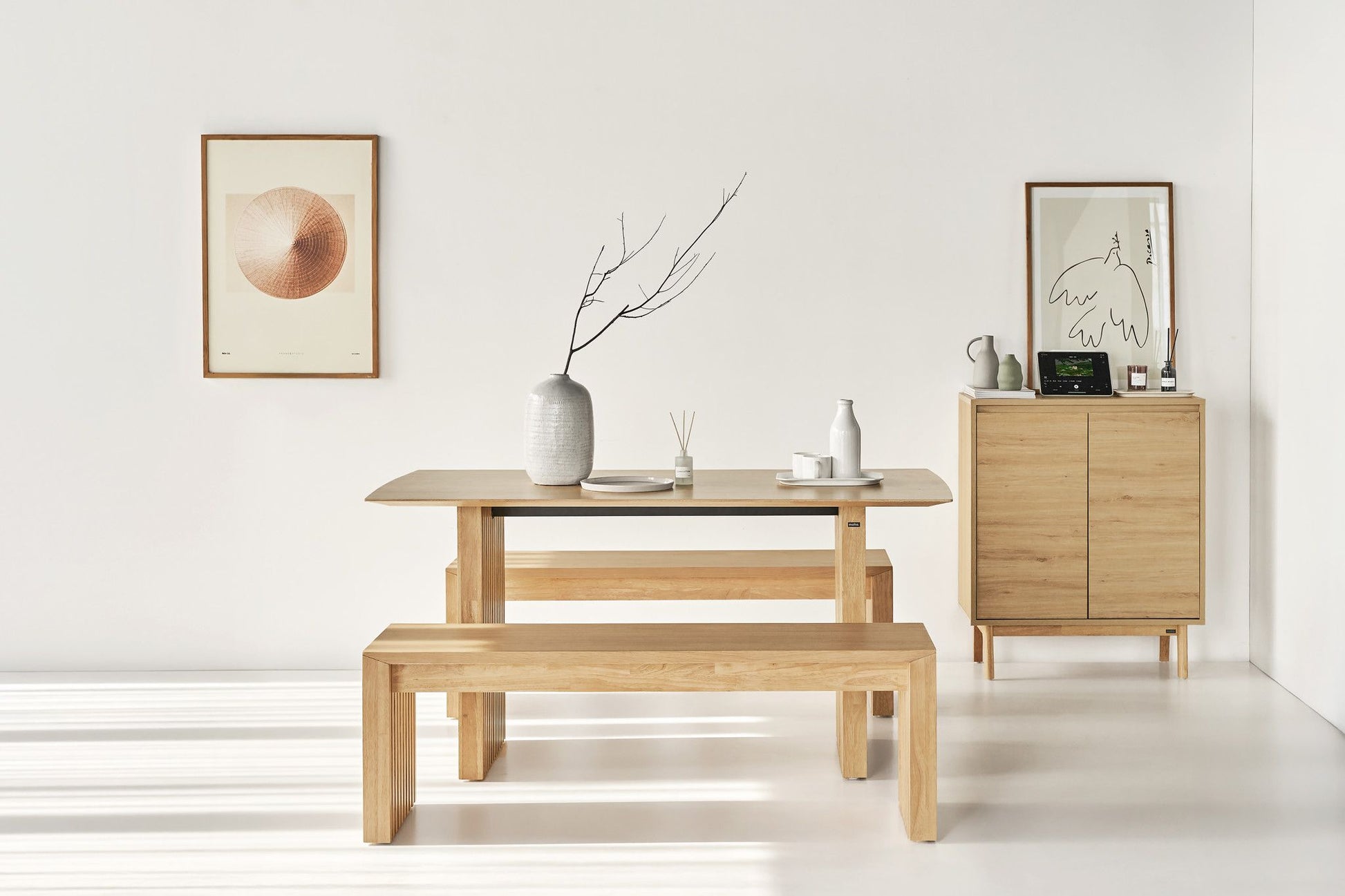 PLANK Natural Oak Dining Set: Flexible Seating, Scandinavian Style