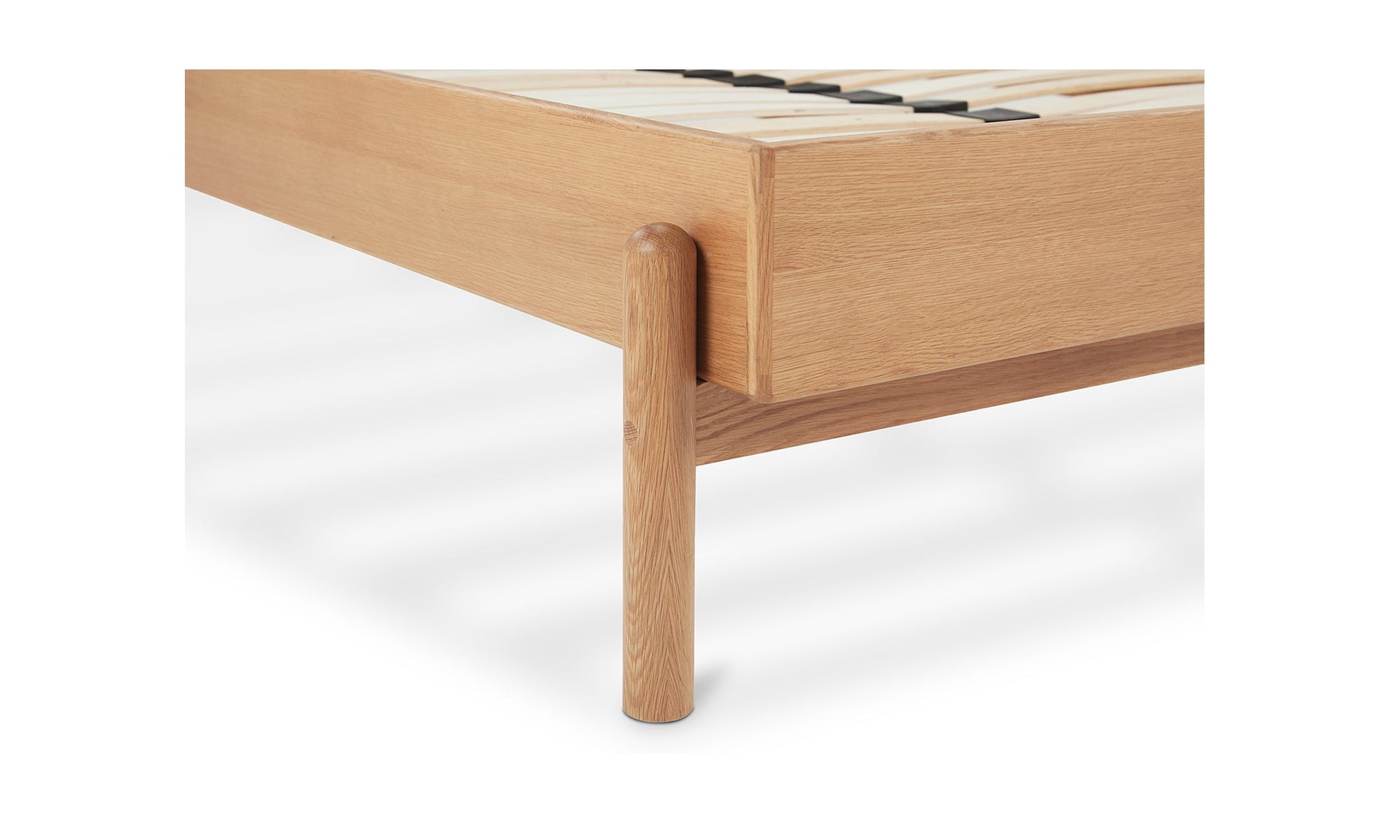 Colin Top - Grain Leather Bed - Altera