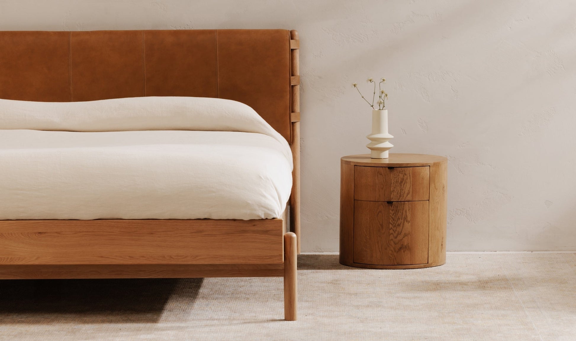 Colin Top - Grain Leather Bed - Altera