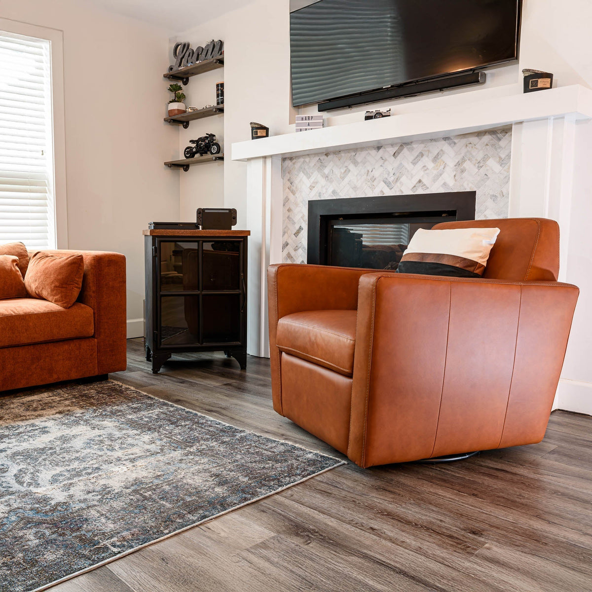 Cotignac Swivel Club Chair - Altera