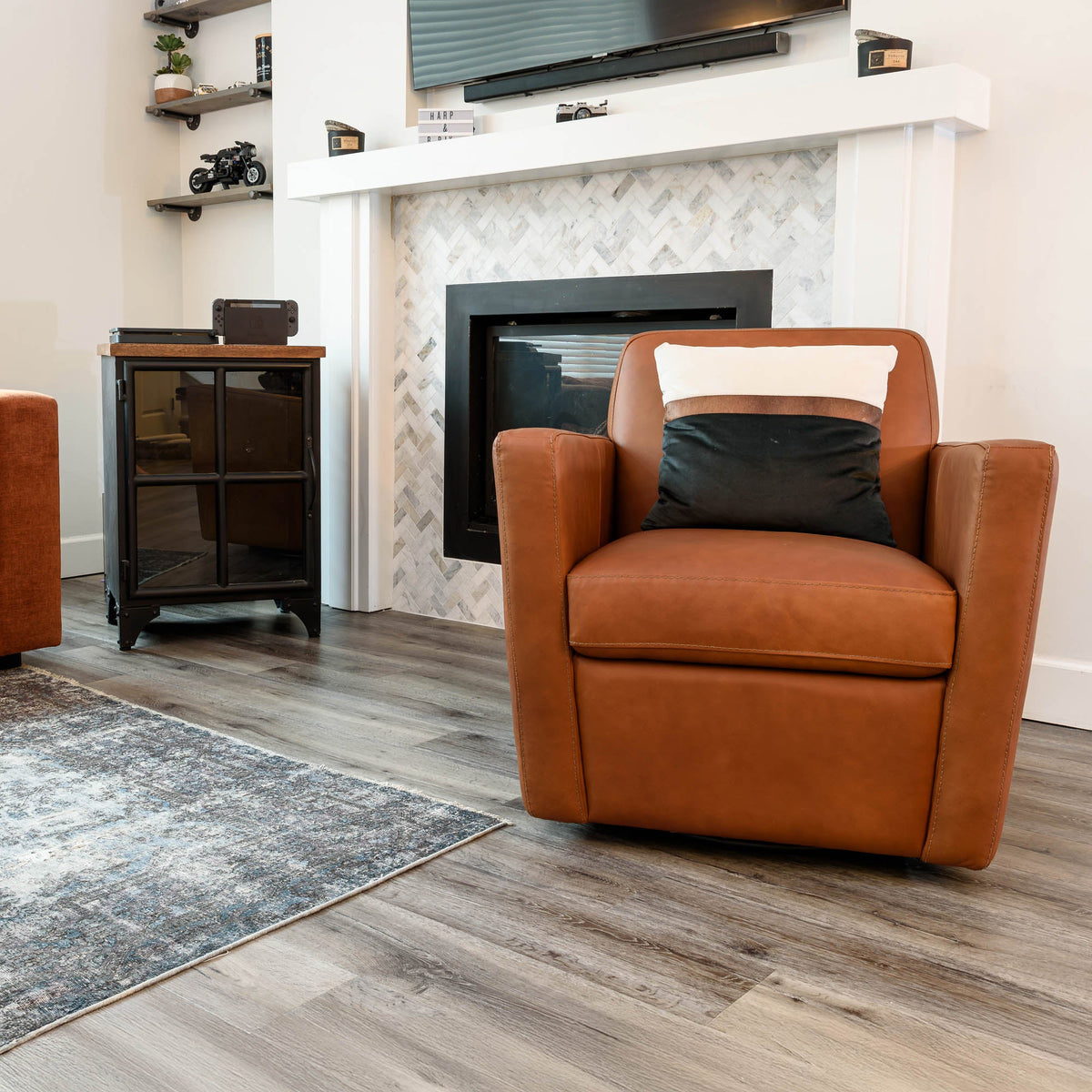 Cotignac Swivel Club Chair - Altera