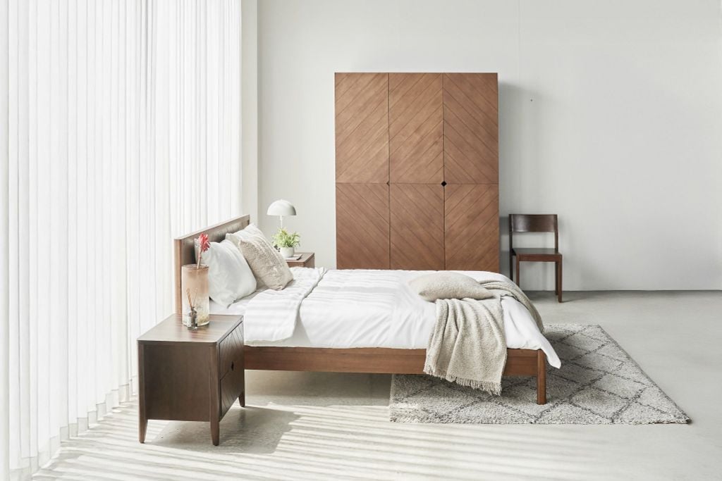 MOHO HOBRO 301 Three-Door Wardrobe with Adjustable Shelves, Brown Wood Finish