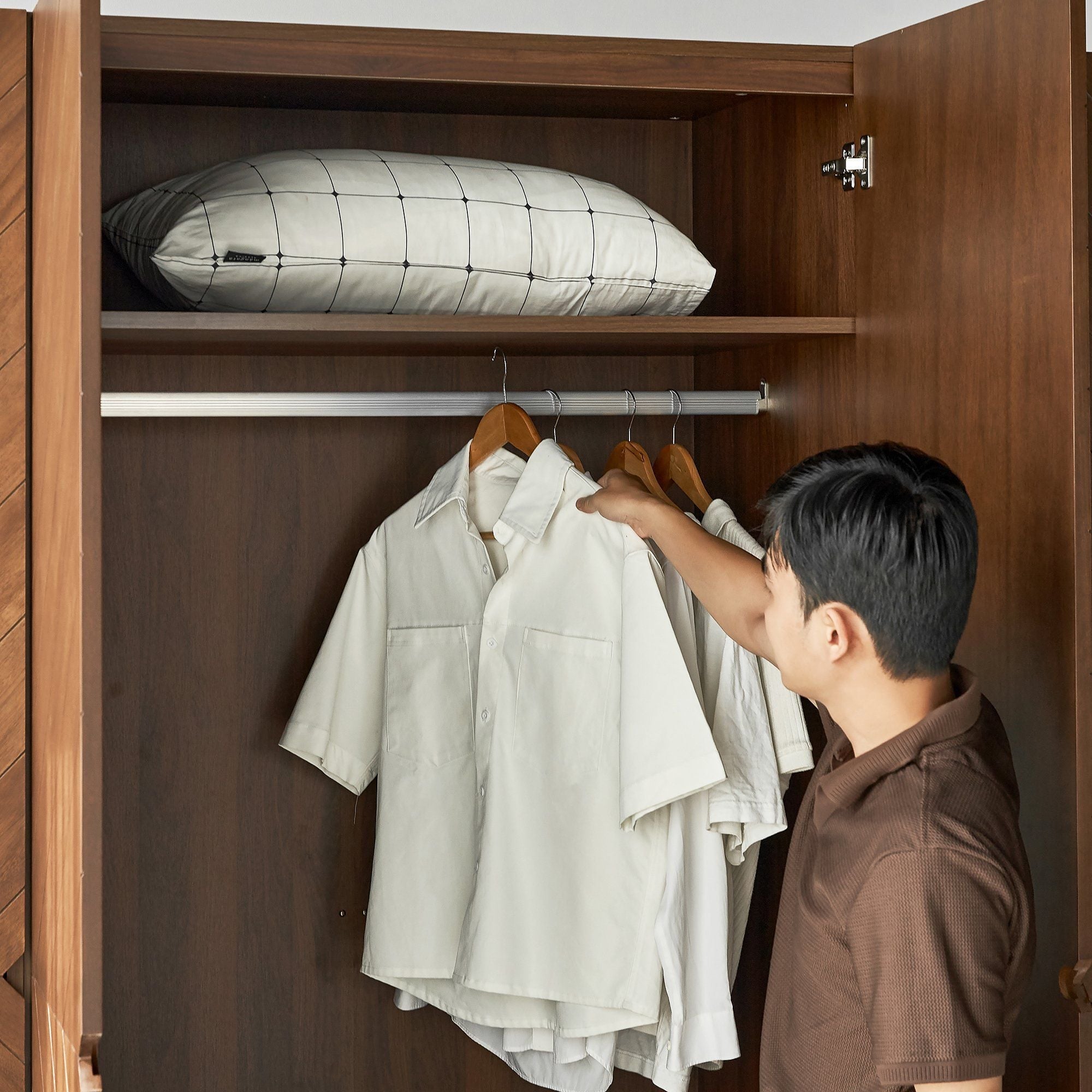 Hobro 301 Four - Door Acacia Veneer Wood Wardrobe - Altera