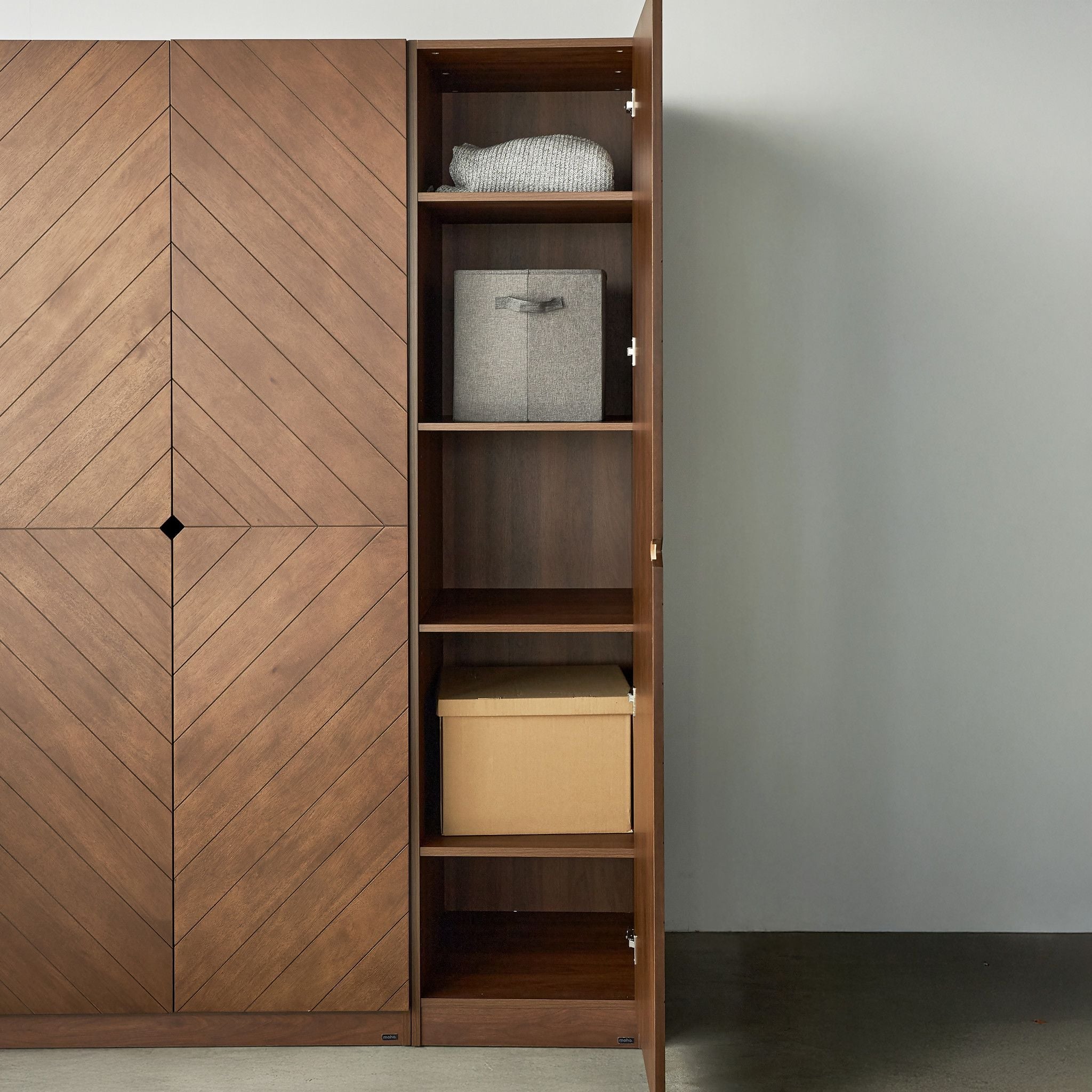 Hobro 5 - Piece Bedroom Furniture Set - Altera