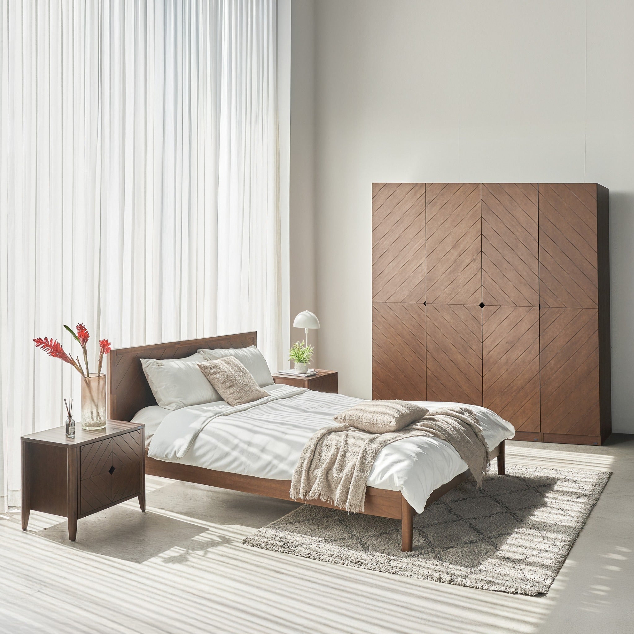 Hobro 5 - Piece Bedroom Furniture Set - Altera