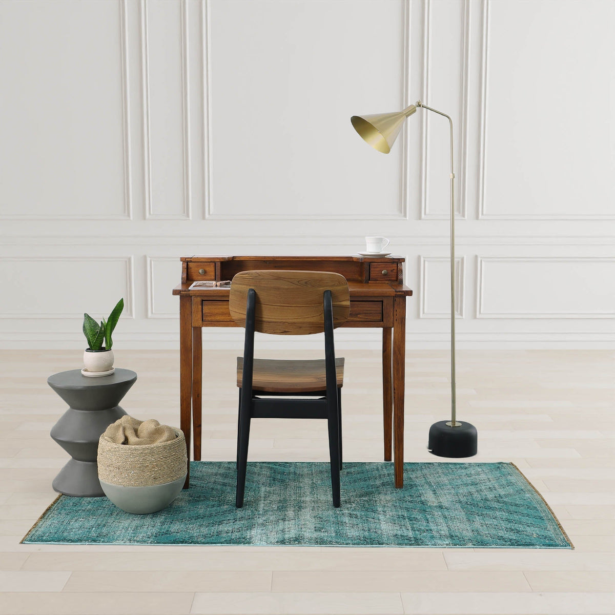 Leyburn Floor Lamp - Altera