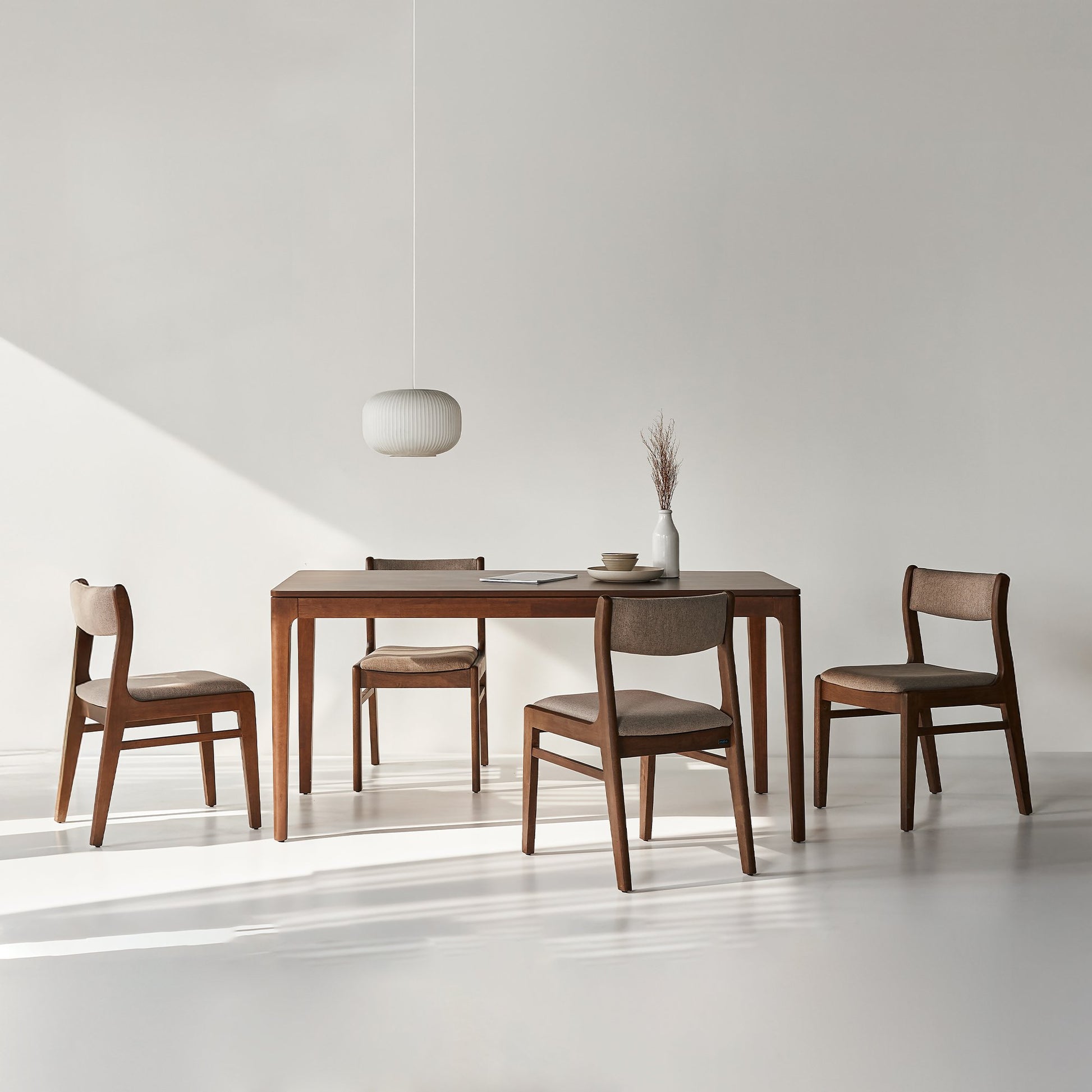 MOHO HOBRO Scandinavian Dining Set: Acacia Wood Table & Comfortable Chairs