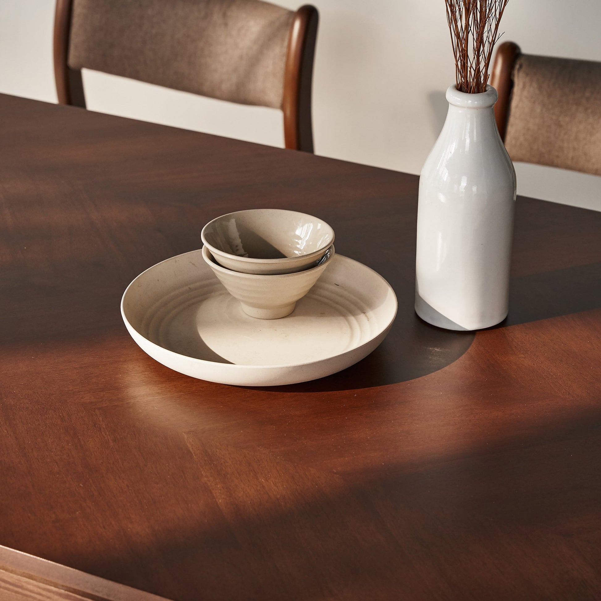 MOHO HOBRO Scandinavian Dining Set: Acacia Wood Table & Comfortable Chairs