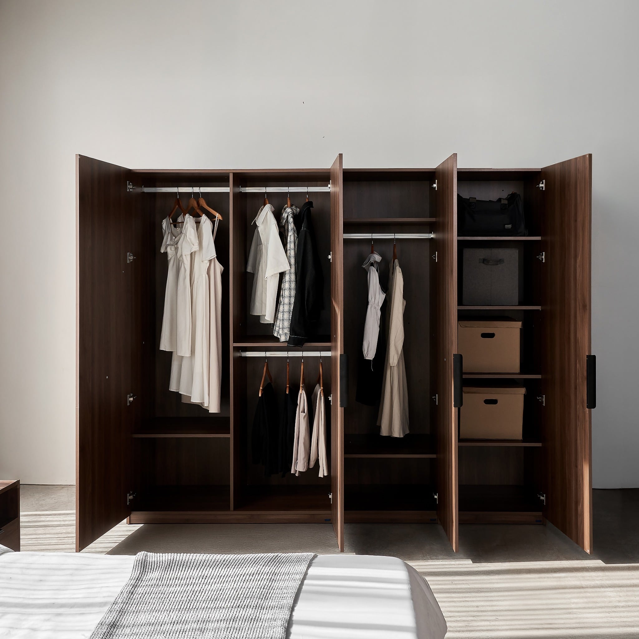 MOHO DALUMD 5-Piece Bedroom Furniture Combo Set, Natural Wood Finish