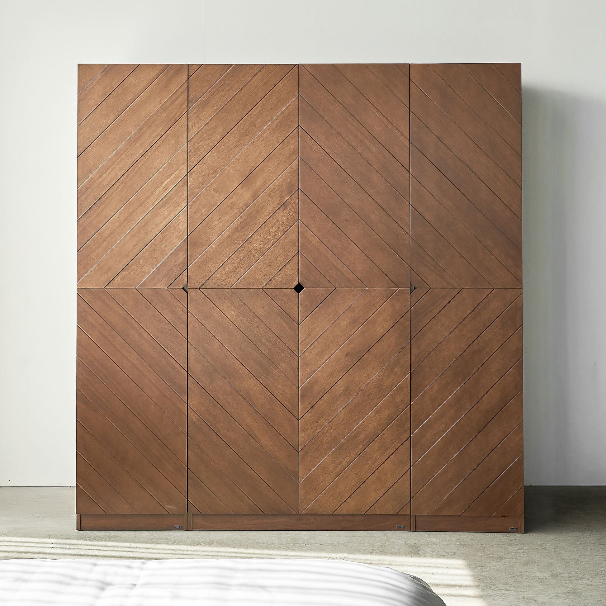 MOHO HOBRO 301 Four-Door Acacia Veneer Wood Wardrobe with Integrated Storage