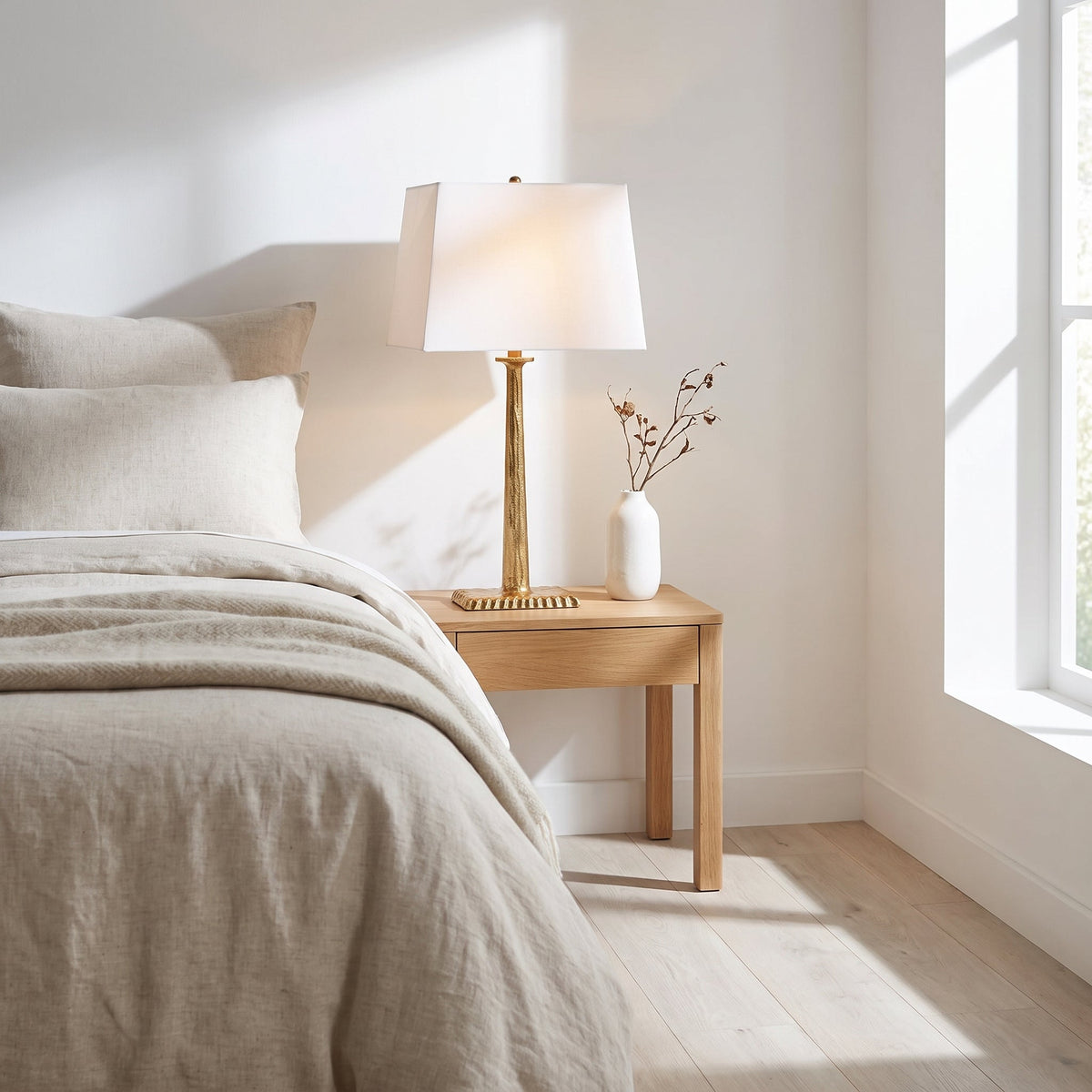 Solva Elite Table Lamp - Altera