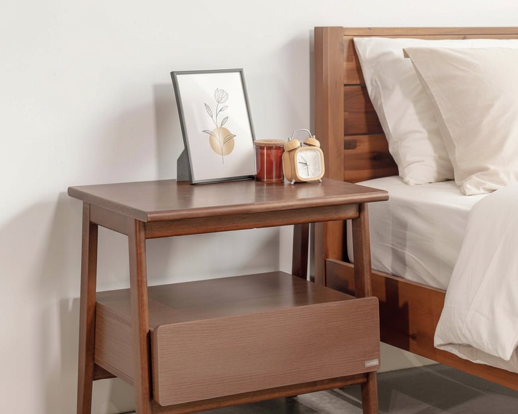 Vline 801 Modern Wood Bedside Table - Altera